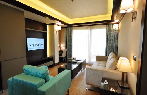Akcay Hotel | Relax at Venüs Termal Butik Otel with Spa & Pool Access