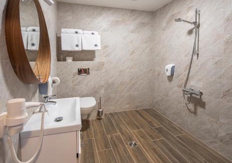 Klaipeda District Municipality Hotel | Discover Venckai Venckuose: Family-Friendly with Pool Access