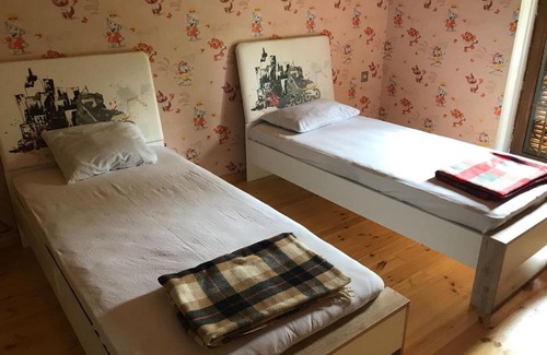 Gabala Villa | Comfortable Vendam Villa: Pet Friendly & Family-Friendly Stay
