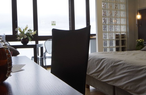 Picanello-Ognina-Barriera-Canalicchio Bed & Breakfast | Discover Venere B&B: Family-Friendly with Breakfast Included