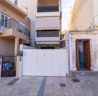 Heraklion Apartment | Venetian Studio in the Centre 2