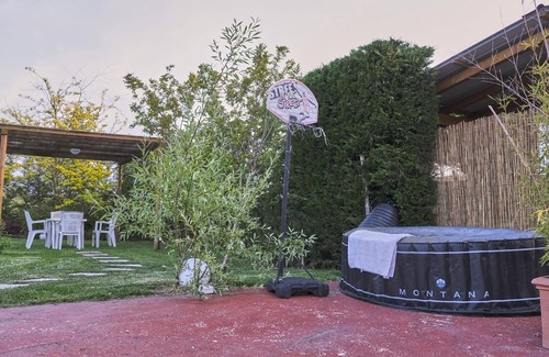 Codevigo Villa | Discover Belvilla by OYO Casa Campagnola Uno with Pool & Spa