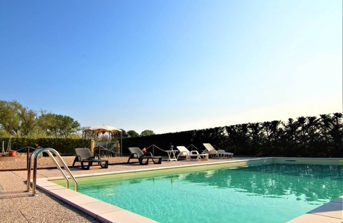 Codevigo Villa | Discover Belvilla by OYO Casa Campagnola Uno with Pool & Spa