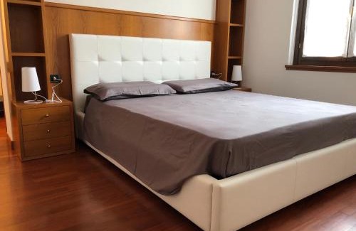Sarnico Apartment | Remarkable Veneto Civico 17: Family-Friendly Retreat