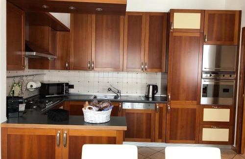 Sarnico Apartment | Remarkable Veneto Civico 17: Family-Friendly Retreat