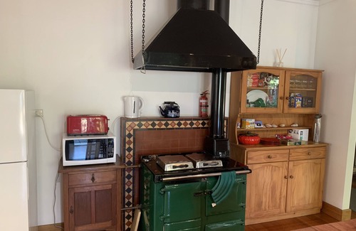 Yinnar South Cottage | Venetta Country Cottage: A Perfect Countryside Retreat