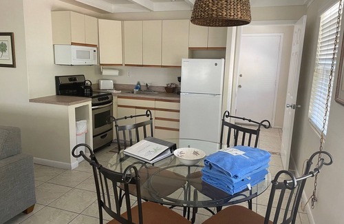 Venice Condo | Unforgettable Stay at Venice Beach Villas with Ocean Views