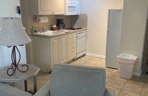 Venice Condo | Unforgettable Stay at Venice Beach Villas with Ocean Views