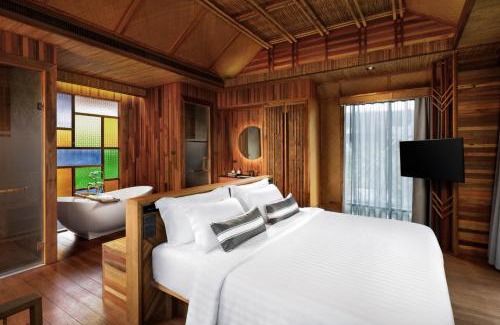 Sai Thai Hotel | Convenient Venice Krabi Villa Resort with Oceanfront Pool