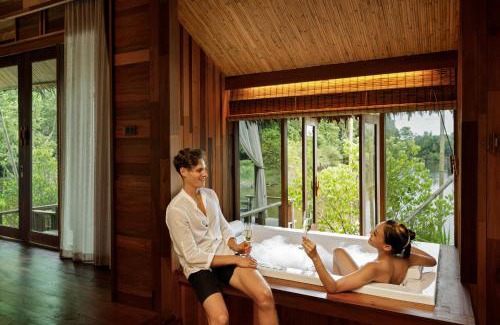 Sai Thai Hotel | Convenient Venice Krabi Villa Resort with Oceanfront Pool