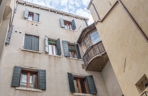 San Polo Apartment | Experience Venice Luxury Palace 6 with Family-Friendly Amenities