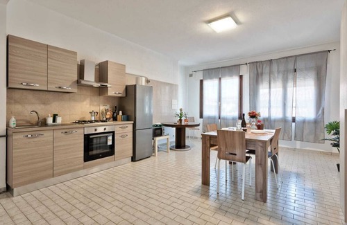 Mestre House | Venice Miramare Residence: Family-Friendly Retreat with Spa