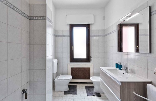 Mestre House | Venice Miramare Residence: Family-Friendly Retreat with Spa