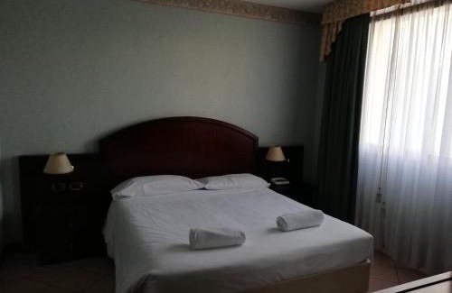 Mirano Hotel | Explore Venice Palace Hotel: Family-Friendly & Pet Welcoming