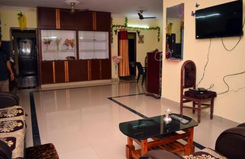 Vijayawada House | Venkateswara Stay Home: Family & Pet Friendly Retreat