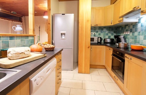 Venosc Ski Chalet | Experience VENOSC-2 ALPES: Spa, Pool & Exceptional Reviews