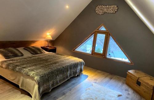 Venosc Apartment | Discover VENOSC Le Haut de la Grange: 4-Star Oceanfront Escape
