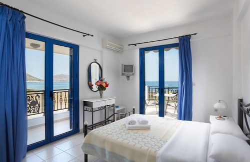 Trochalia Hotel | Venti Seaside Adult Hotel: Relax by the Pool & Spa