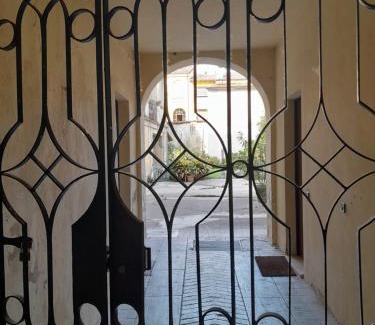 Cremona Apartment | Top-Rated Ventisette: Pet-Friendly Stays with Breakfast