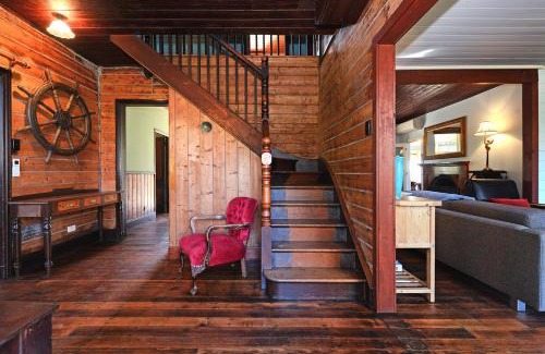 South Bruny House | Inviting Ventnor Guest House: Oceanfront Retreat for Families