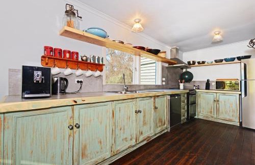 South Bruny House | Inviting Ventnor Guest House: Oceanfront Retreat for Families
