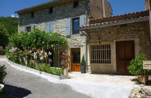 Sault House | Discover Ventoux Lavandes Velos: 9.8/10 with Pool & Breakfast
