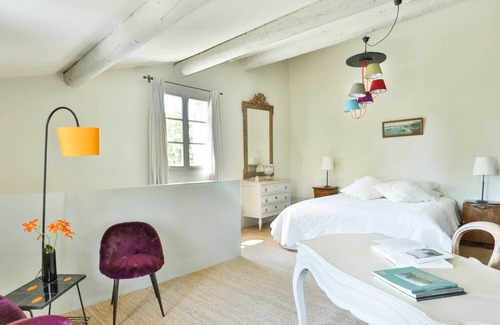 Malaucene House | Idyllic Ventoux Le Prieuré La Madelène B&B in Provence