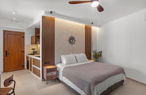 Khora Sfakion Hotel | Indulge in VENTUS Suites: Hot Tub & 9.8/10 Guest Rating