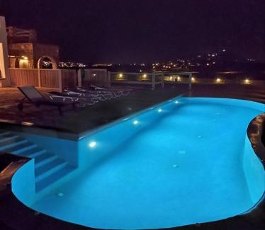 Xilokeratidi Villa | Relaxing Getaway at Ventus Villa with Pool and Hot Tub