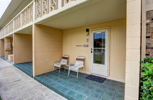 Fort Walton Beach House | Comfortable Stay at Venus Condominiums with Pool Access