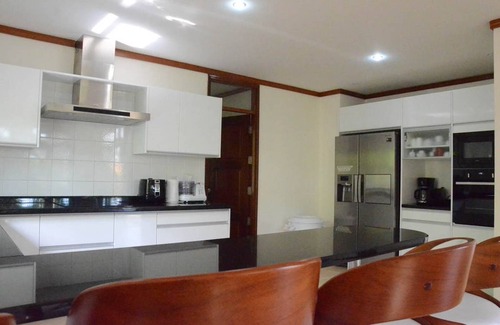 Moo 5 Villa | VEP Villa: Breathtaking Sea Views with Pool & Breakfast