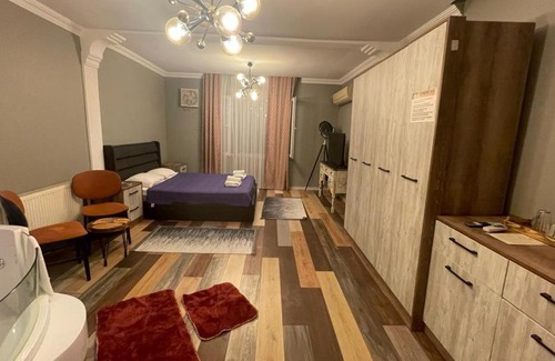 Bakırkoy House | Vera Pansiyon: Top-Rated Stay with Breakfast & Hot Tub