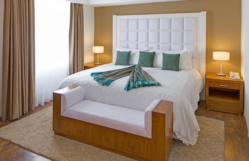 Old Town Hotel | Explore Veracruz Centro Histórico: Pool, Spa & Dining Awaits