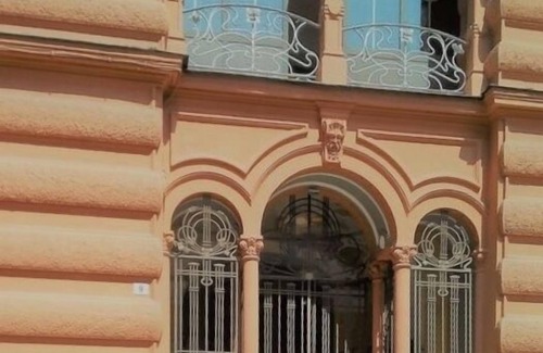 La Spezia Historic Centre Apartment | LA VERANDA LIBERTY: Guest Rated 10/10, Steps from Train
