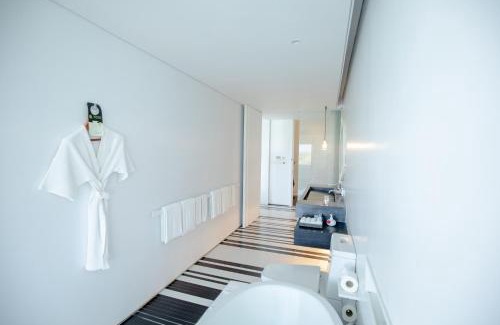 Cha-am Resort | Elegant Veranda Pool Suite - 5-Star Family Getaway