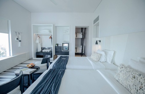 Cha-am Resort | Relax in Veranda Pool Suite: 4-Star Retreat with Spa