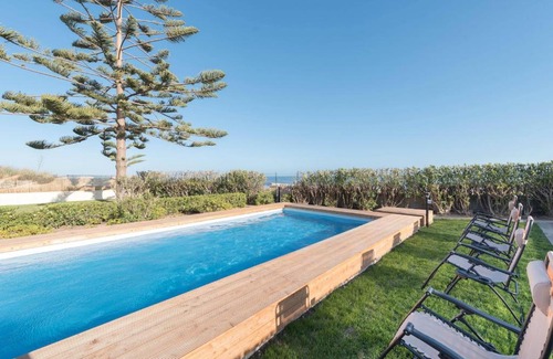 Marina di Modica Villa | Idyllic Veranda sul Mare: 4-Star Oceanfront Retreat