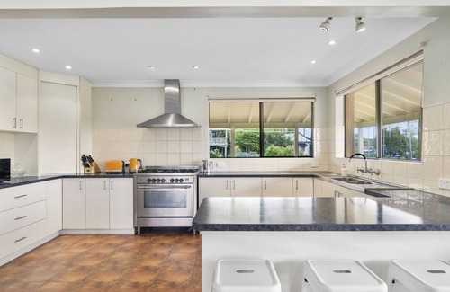 Mullaway House | Unforgettable Stay at Verandah Sunrise - Mullaway Village