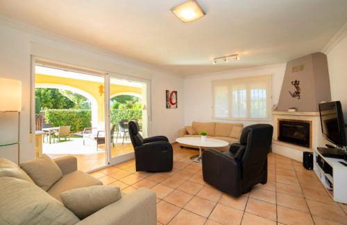 Casas de Torrat Villa | Pet-Friendly Verano Hotel with Pool and Hot Tub Access