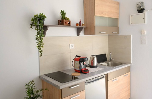 Panormos Apartment | Guest Rated: 10/10 Verano V4 - Steps from the Beach