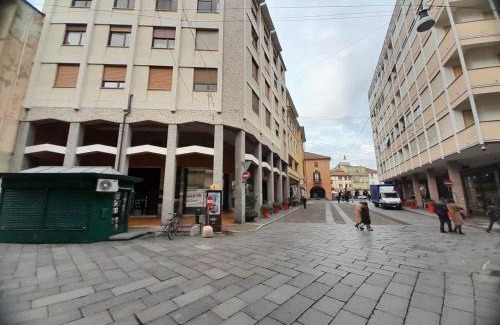 Vercelli Apartment | Guest Rated 9/10 at VERCELLI CENTRO 1 with Great Amenities