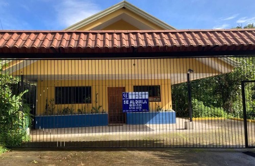 Bajos del Toro House | Riverview Arthouse Retreat - Steps from Beautiful Cataratas!