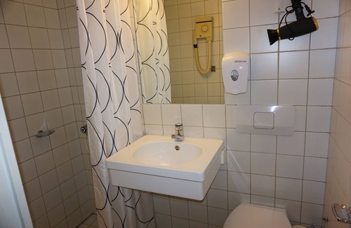 Lakselv Hotel | Discover Verdde Hotel Lakselv: Family-Friendly Getaway
