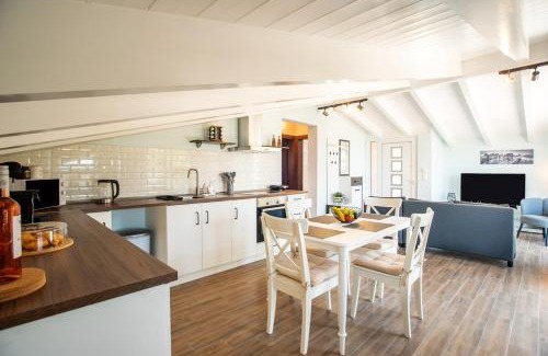 Petriti Apartment | Verde Blue Attic