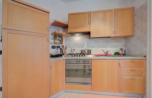 Toscolano Maderno Apartment | Discover Verde Giada: Poolside Retreat with Family-Friendly Amenities