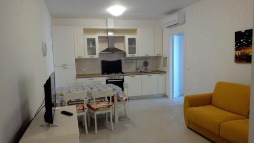 Tortoreto Apartment | Cozy Verde Mare: Family-Friendly Getaway by the Ocean