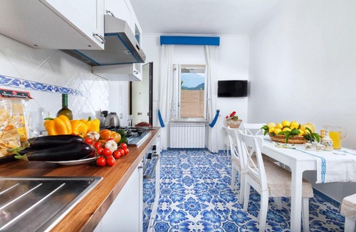 Santa Maria la Carita Bed & Breakfast | Discover B&B Verde Smeraldo: Top-Rated Retreat with Breakfast