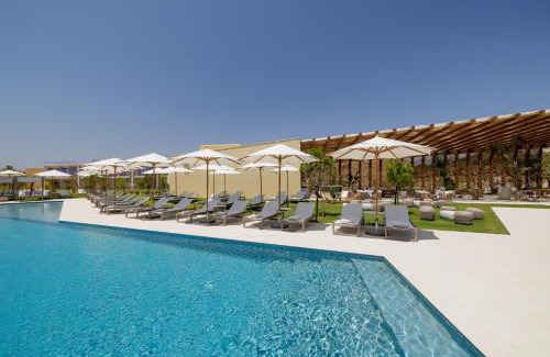 Altura Resort | Verdelago Resort: 5-Star Retreat with Private Beach & Pool