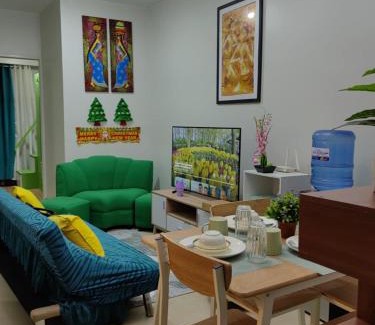 Davao Apartment | Verdon Parc: Pet-Friendly Retreat with Pool and Dining