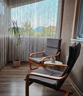 Armaseni Noi House | Verebes Cottage: Pet-Friendly Getaway with Beautiful Garden